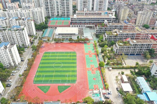 深圳運(yùn)動(dòng)場塑膠地板廠家，施工單位